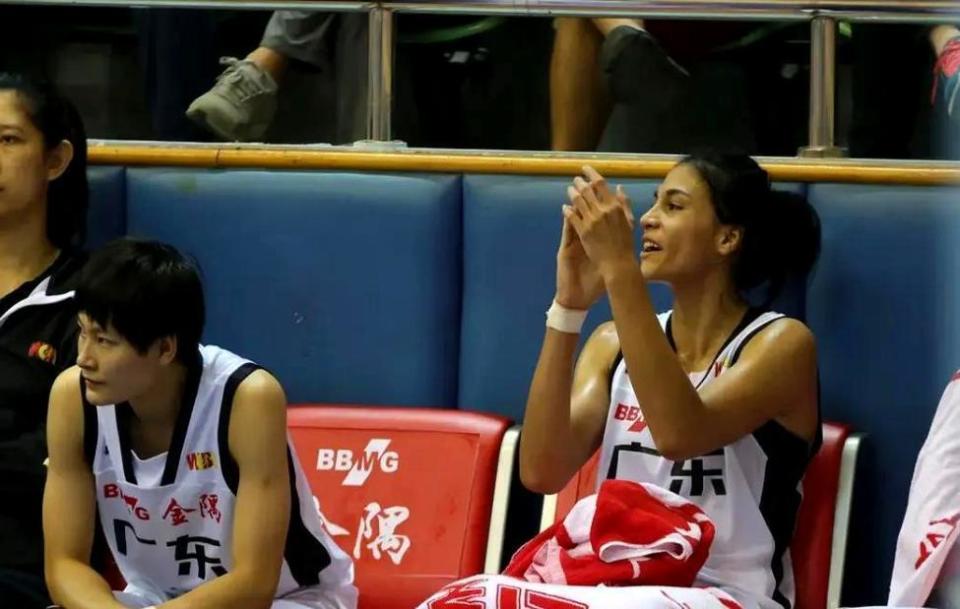 广东队阵容, 练郑薇重返