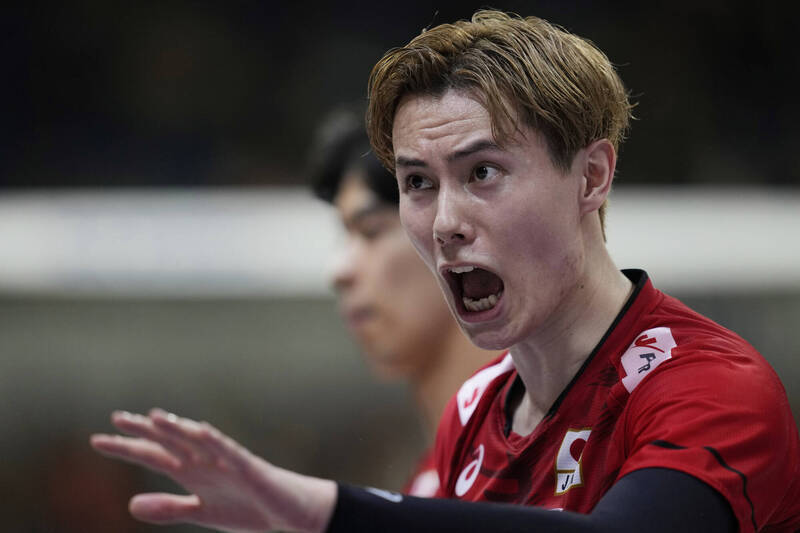 场下却出现, 不过今天他 场下却出现, 不过今天他