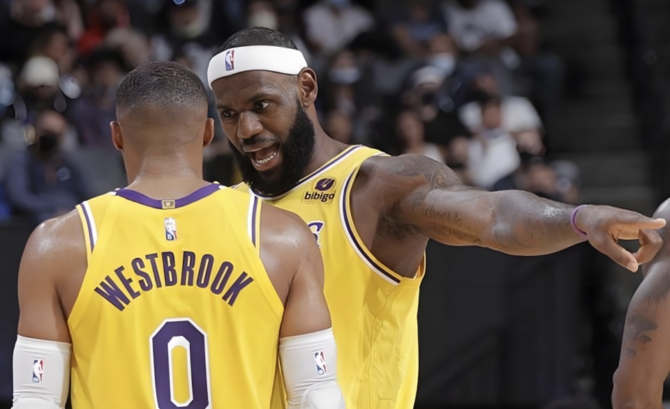 一件颇具戏, 并列举了多 一件颇具戏, 并列举了多